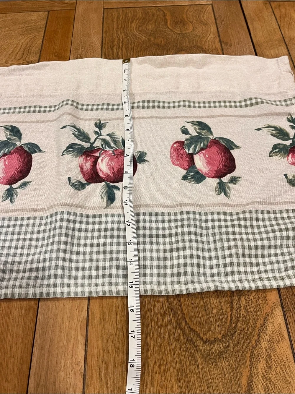 4 Piece 1990s Gingham Apple Curtain Set